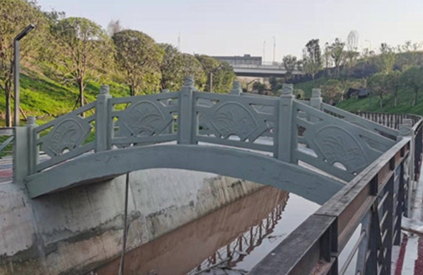 重庆市大渡口区建桥园区C区公园GRC仿青砂石栏杆
